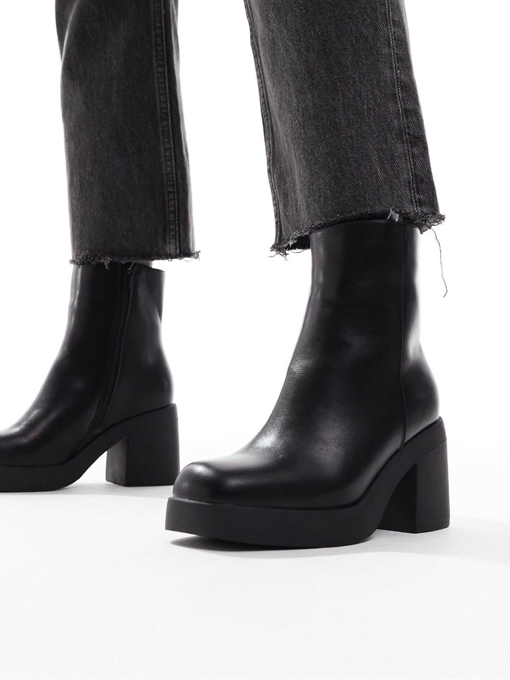 NWOT ASOS Audi Chunky Ankle Boots in Black PU, Size 7